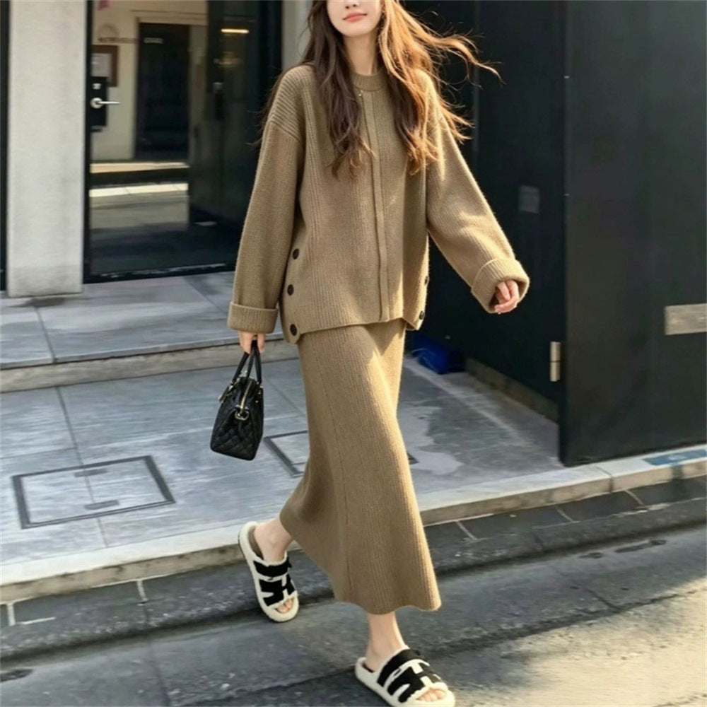 Round neck pullover sweater set for women