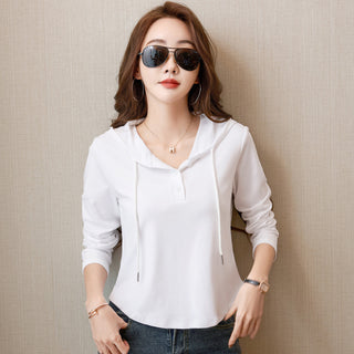 Long sleeved women's hooded T-shirt for women