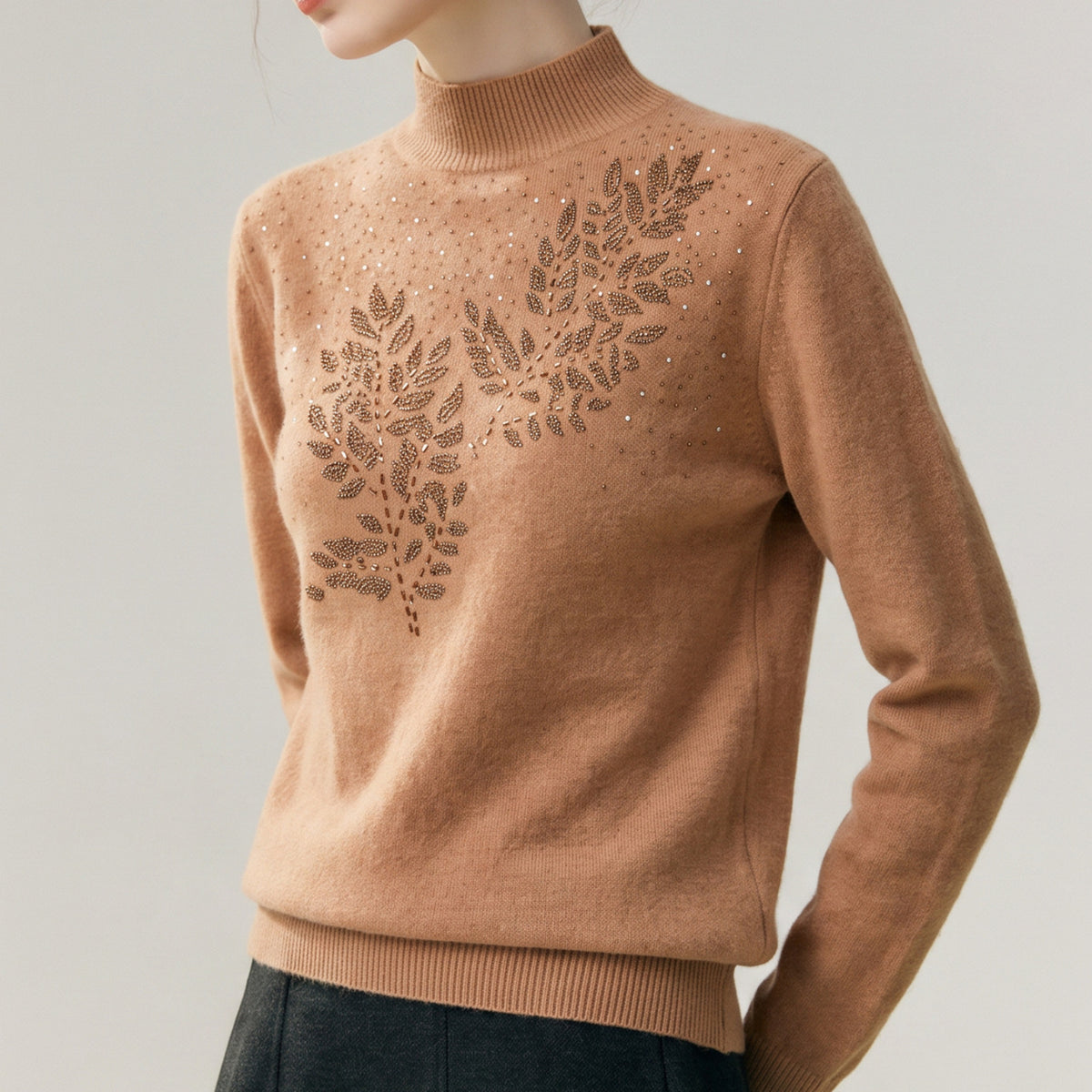 Half high neck sweater with leaf pattern