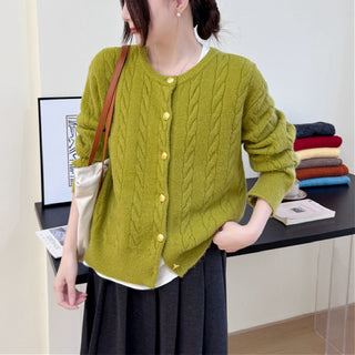 Round neck long sleeved sweater