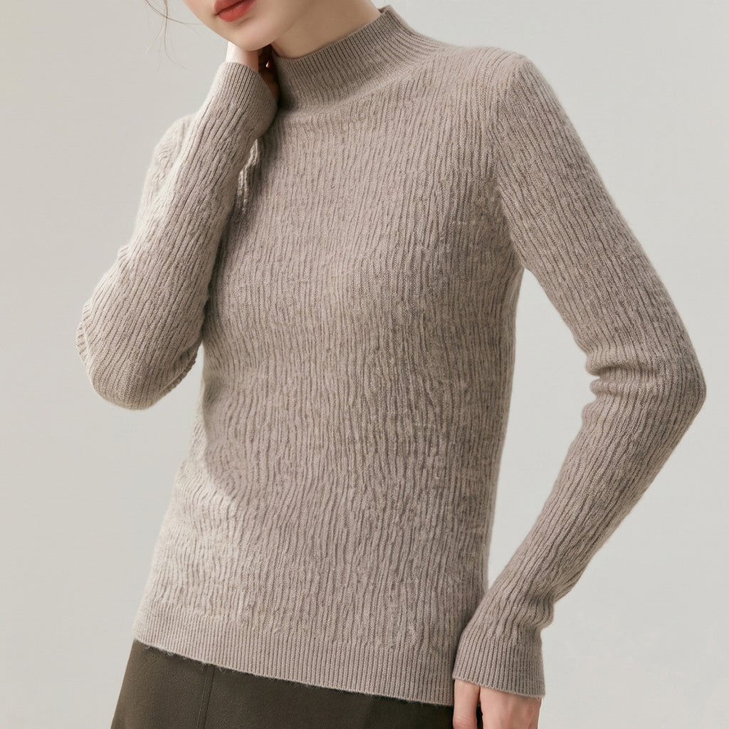 Half high neck solid color sweater