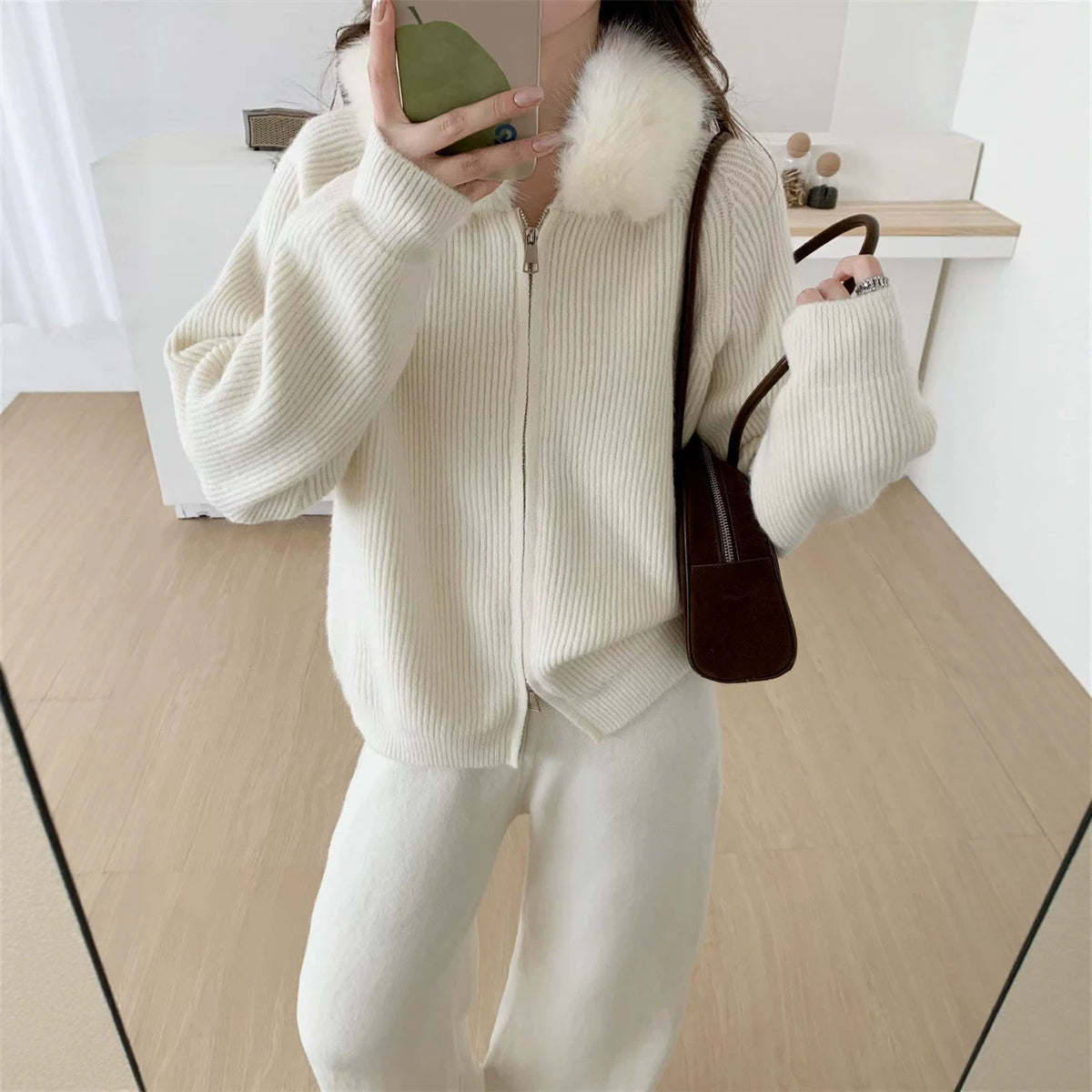 Conjunto Feminino Jaqueta com Capuz e Calça Reta