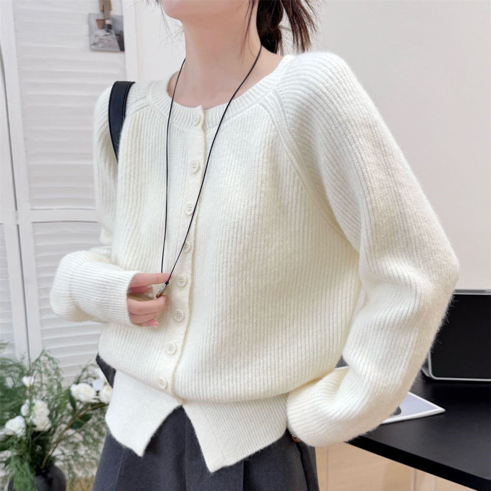 Solid color round neck sweater for women
