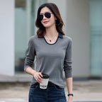 Women's long sleeved contrasting polo collar T-shirt