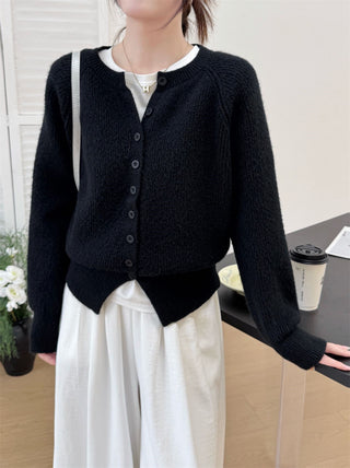Solid color round neck sweater for women