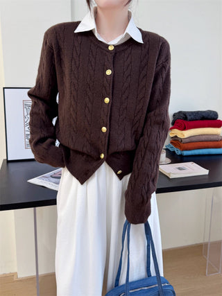 Round neck long sleeved sweater